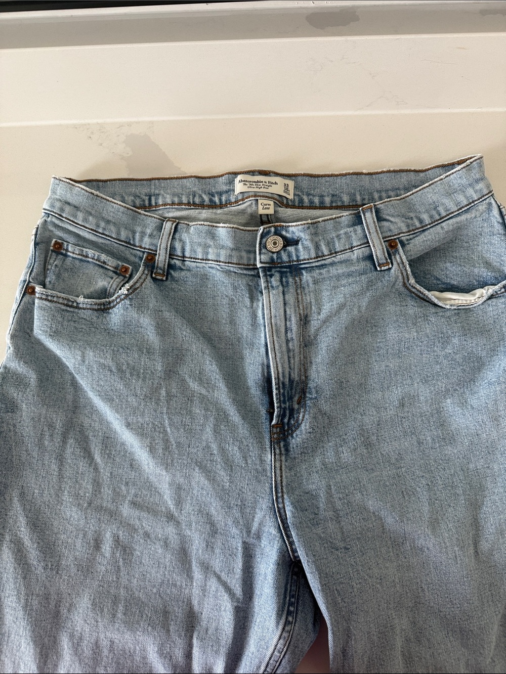 Like New Abercrombie The 90s Slim Straight Ultra High Rise Curve Love 16s/33